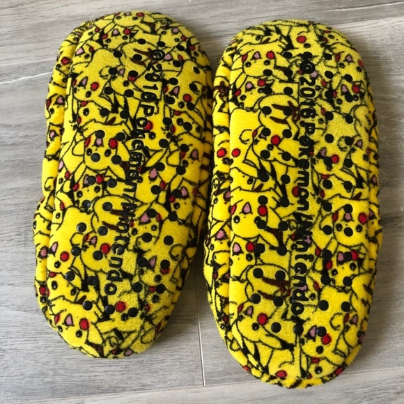 Pikachu Pokémon slippers - Picture 2 of 2